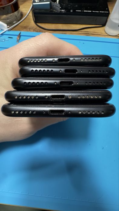 iPhone SE2 2020 icloud на зачастини