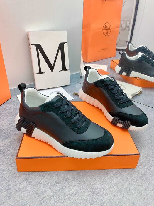 Sapatos pretos, sapatos hermes