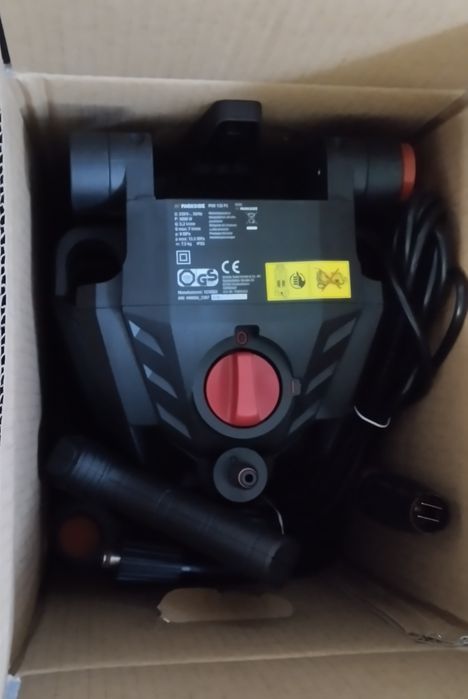 Máquina limpeza Pressão 135 Bar Parkside + acessórios