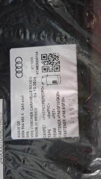 Dywaniki welurowe Audi OEM oryginalne Audi Q5 3gen 2025-, warte 900 PLN