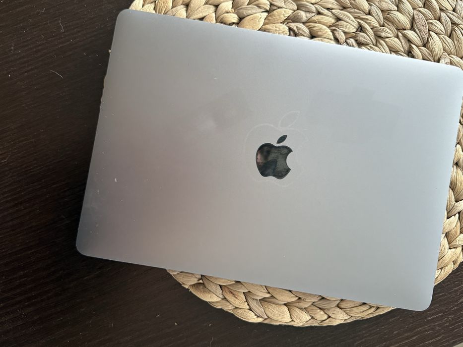 ⸻  Apple MacBook Pro 13” 2019 – model A2159