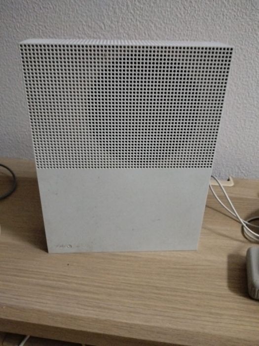 Xbox One S + Comando Xbox Series X|S