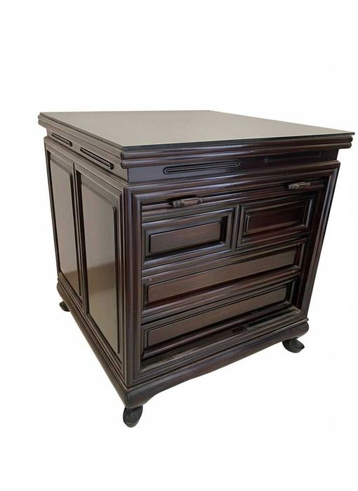 Par de cómodas em madeira maciça com painel deslizante