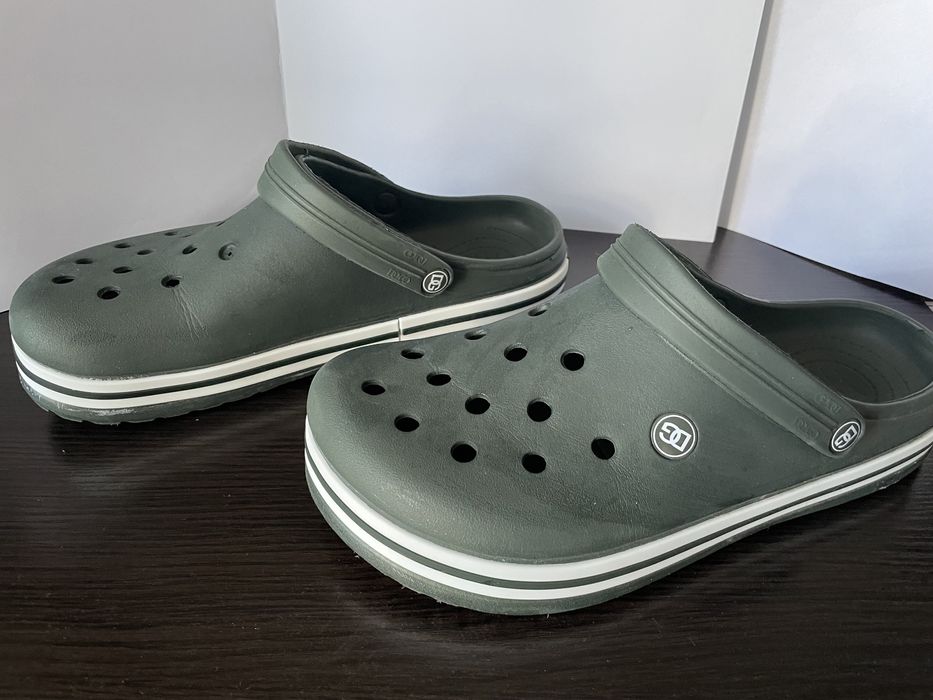 Нові тапочки, пародія фірми Crocs, 44 розмір