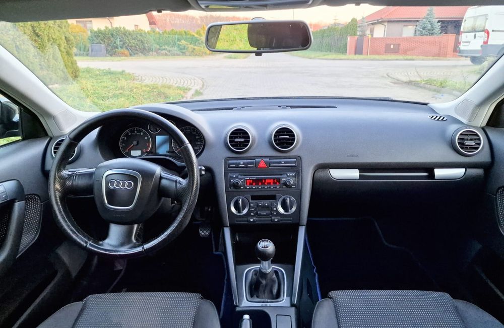 Audi A3 Sportback 1.6 Benzyna 102 km  5 Drzwi Zarejestrowana