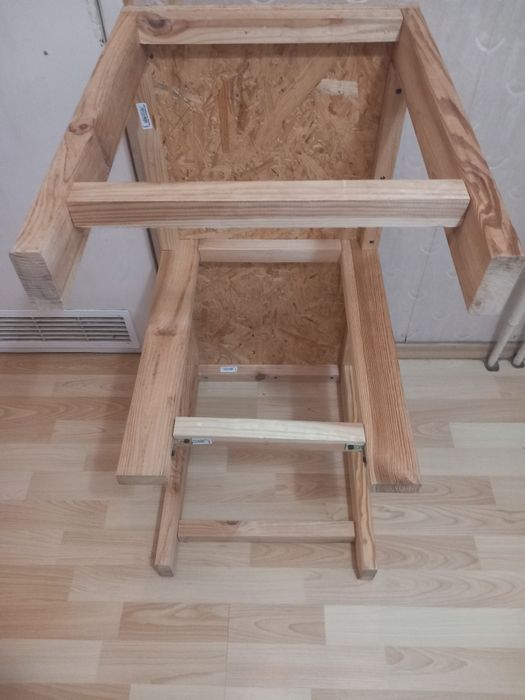 Stolik pod akwarium