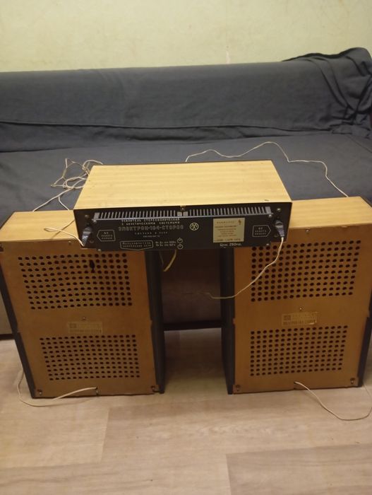 Стерео акустическая система. Усилитель и колонки.