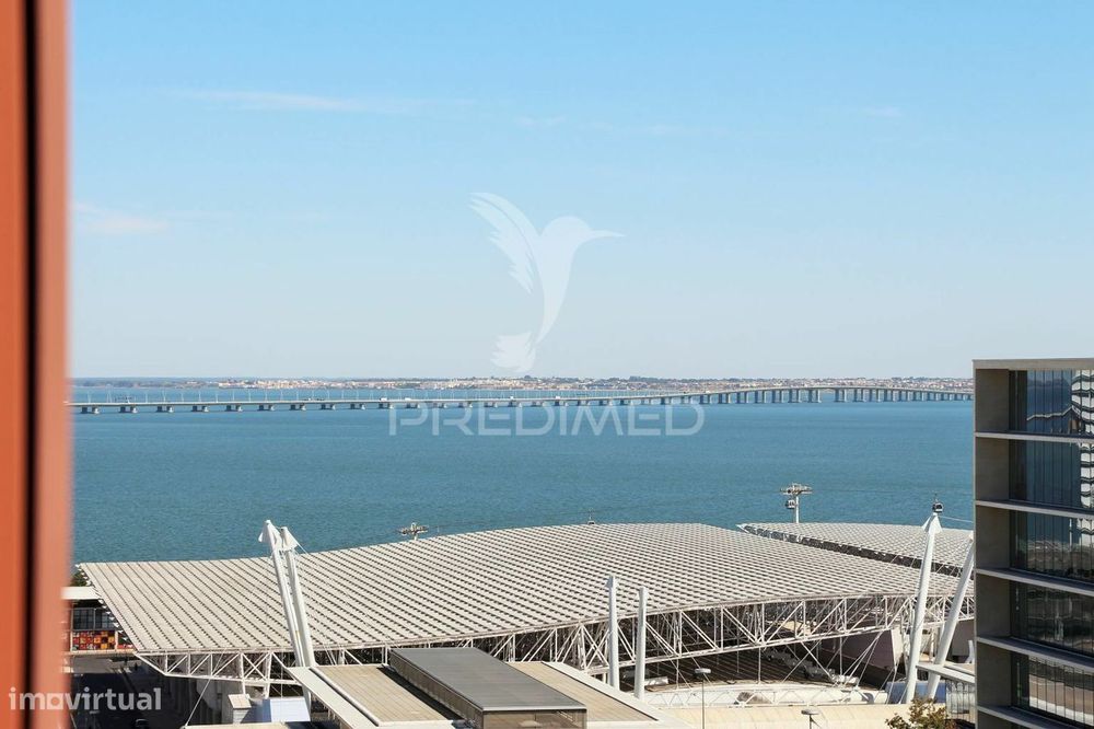 Escritório com vista rio e estacionamento - Lisboa