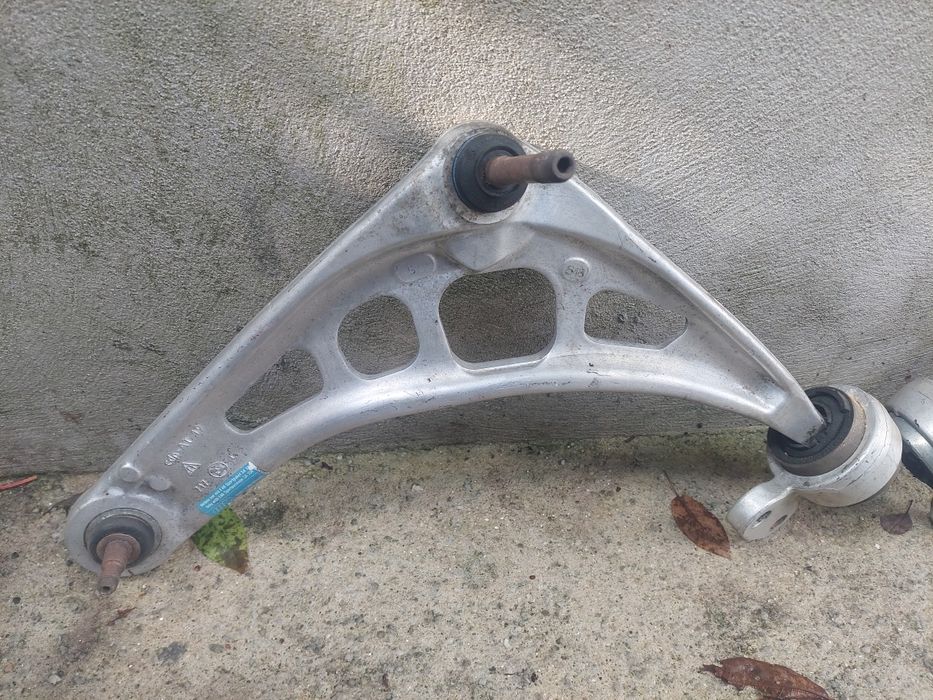 Braços de suspensão dianteiros bmw e46 pack m originais como novos completos com sinoblocos  sem folgas em excelentes condições