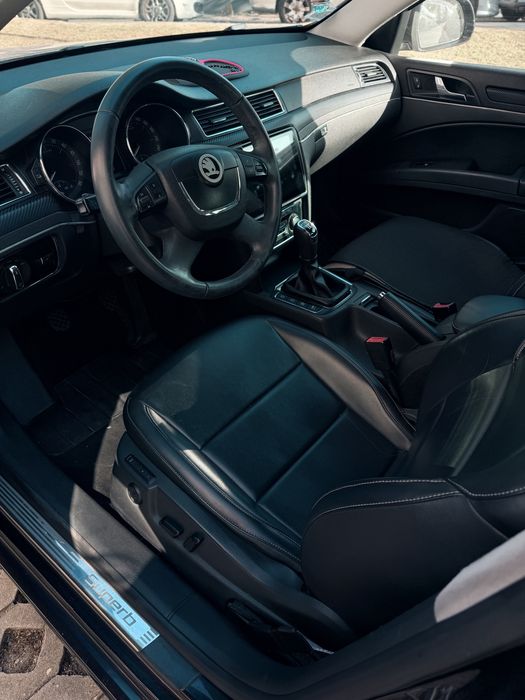 Carro Skoda Superb