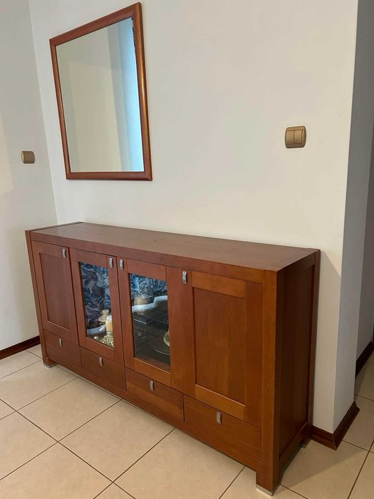 Zestaw mebli - stół, 8 krzeseł, komoda, witryna i lustro