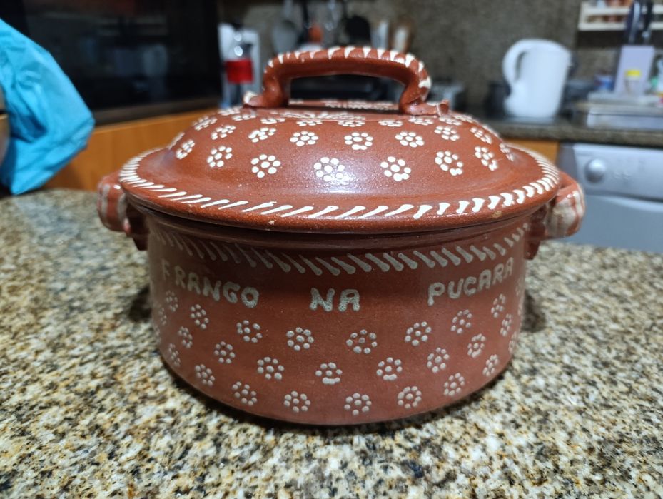 Púcara antiga de barro