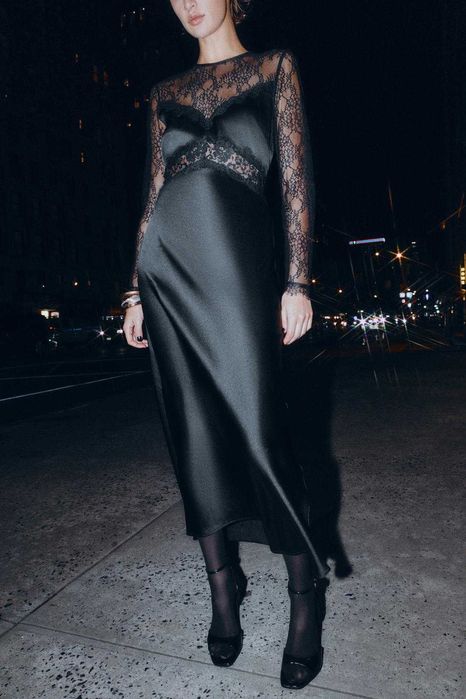 Довга сукня з комбінованим мереживом