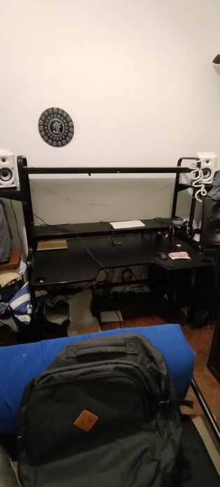 Secretária gaming Fredde IKEA