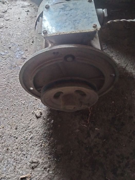 Електродвигун тяговий