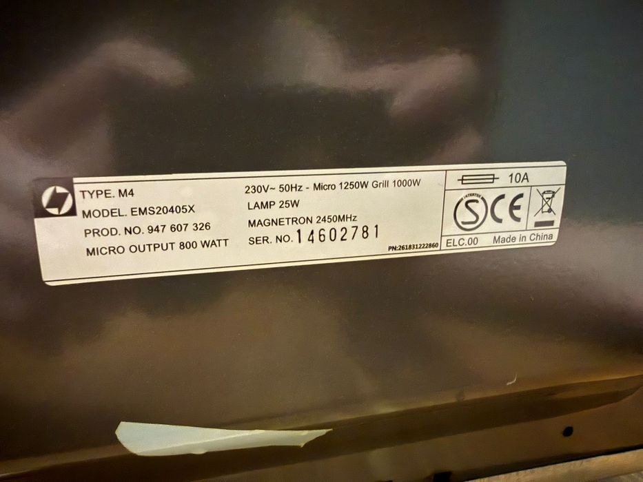 Mikrofala Grill Electrolux EMS20405X