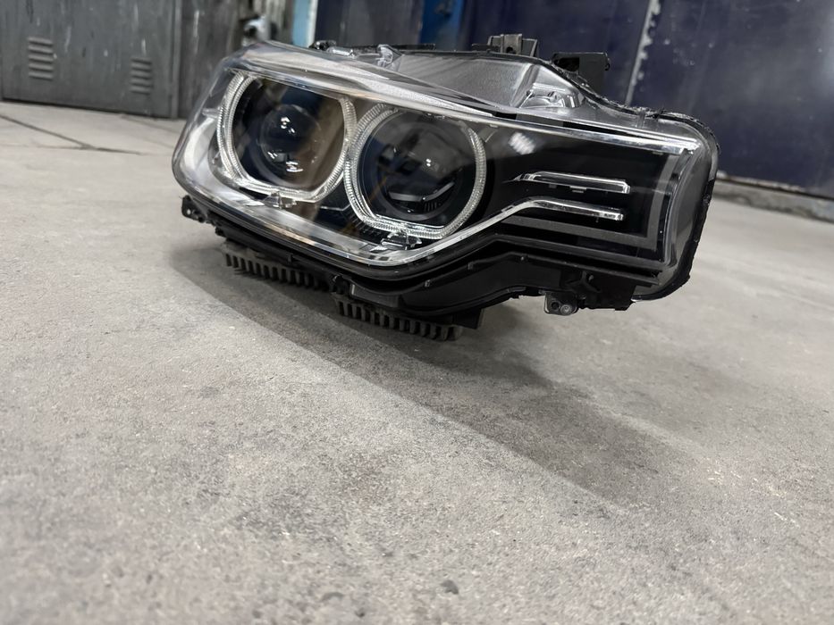 Farol Xenon direito BMW F30/31 serie 3