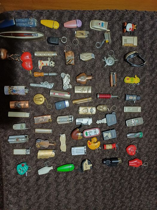 Coleção de isqueiros (60 isqueiros)