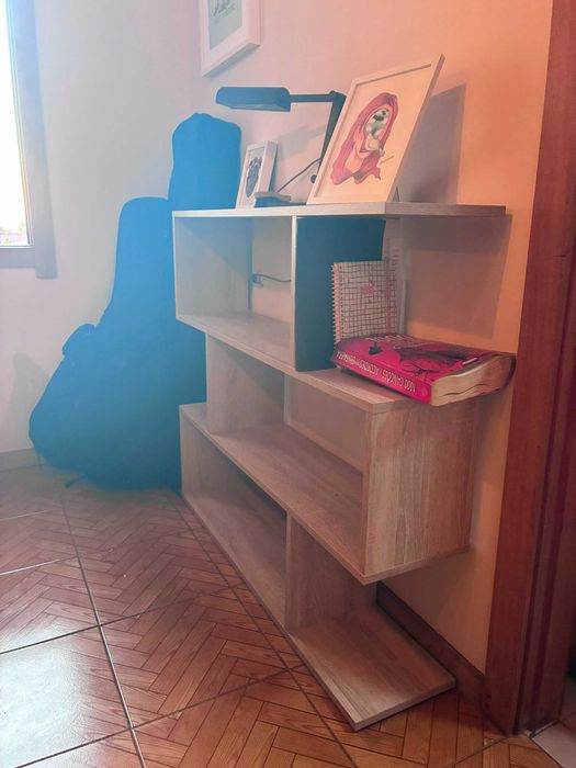 Estante assimétrica Conforama