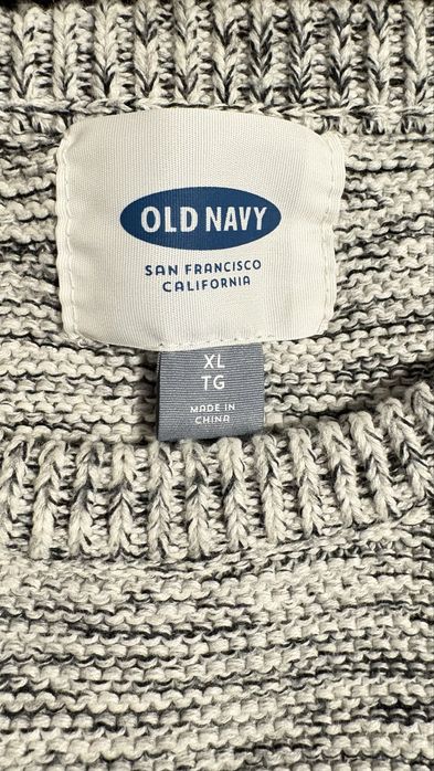 Светр оверсайс , розмір S/M , cтан гарний .