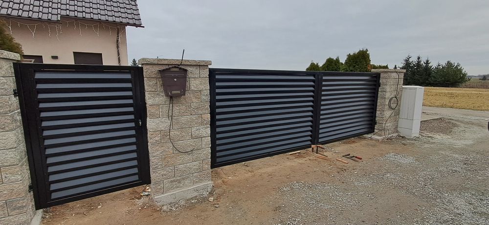 Brama żaluzjowa dwuskrzydłowa