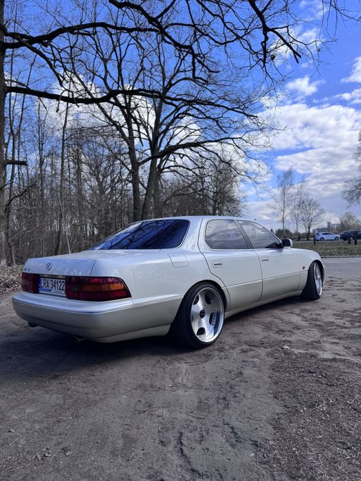 Lexus LS 400 UCF 10