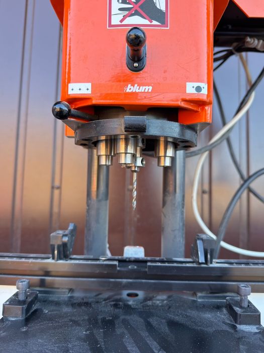 Wiertarka pod zawiasy BLUM Minidrill P minipress