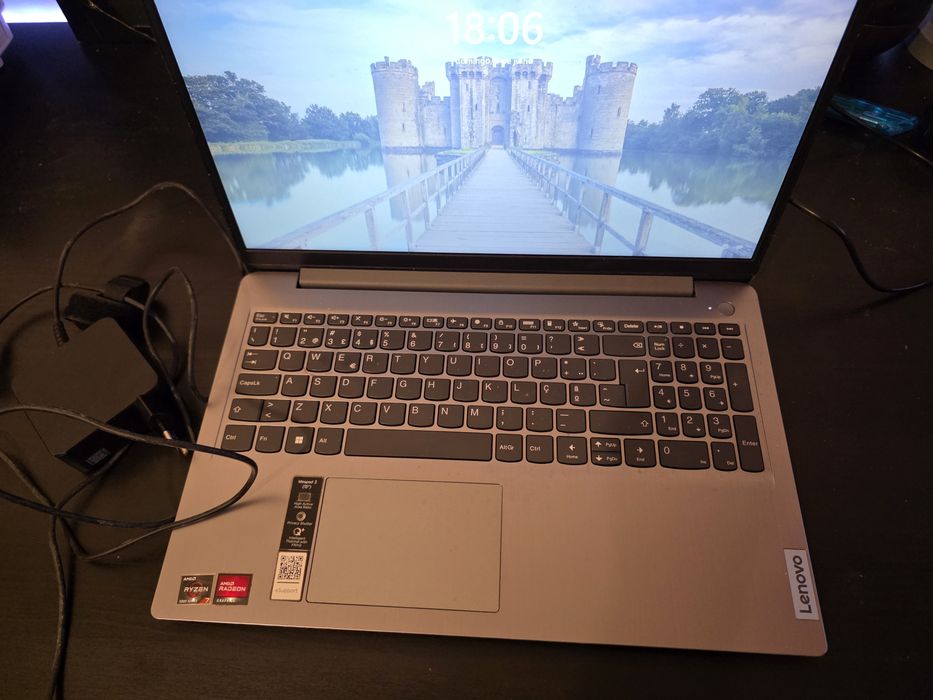 Portátil lenovo ryzen 7