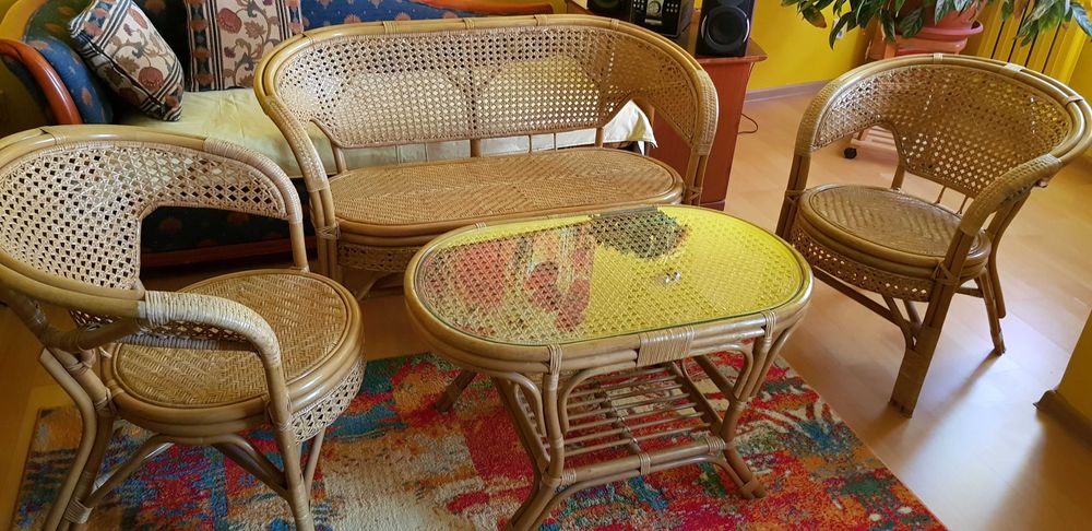 Zestaw rattanowy stan niemal idealny: 2 fotele, sofa, stolik ze szkłem