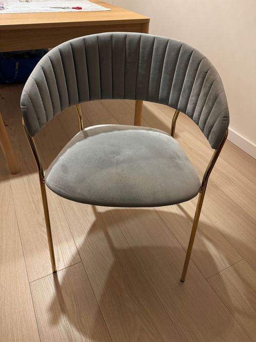 Sprzedam krzesła 4 sztuki