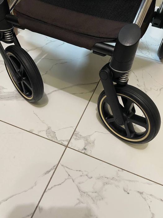 Прогулянкова коляска Cybex Priam в чорному кольорі в чудовому стані