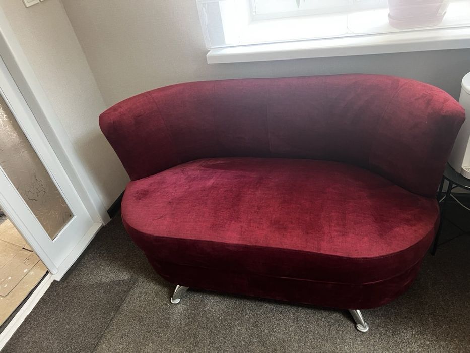 Перетяжка, ремонт меблів у Чернівцях Дивани, крісла, куточки як нові!