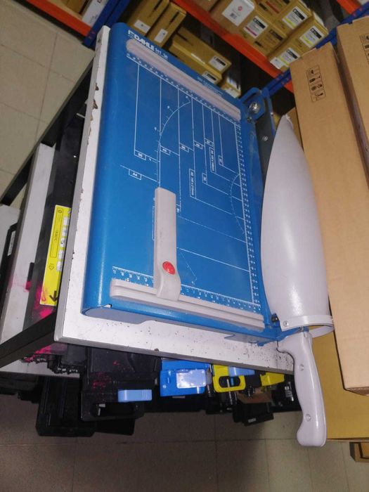Guilhotina profissional DAHLE 560 DIN A4