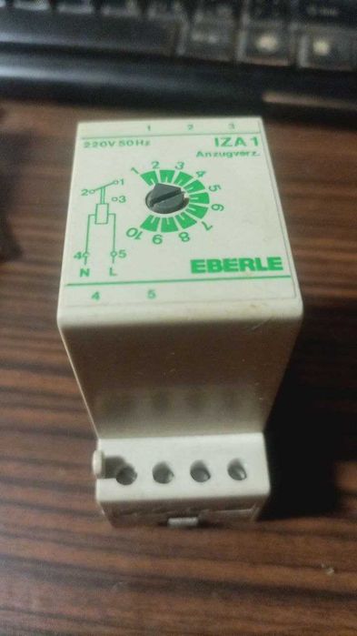 Професійне реле затримки включення Eberle IZA1 220V 10A (контакт COM)