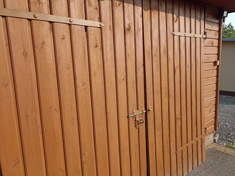 Brama garażowa malowana