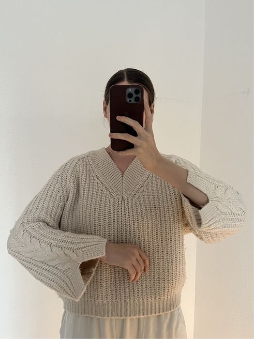 Светр молочний Mango S