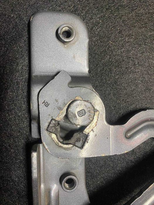Петля капота права Ford Ecosport 2021 USA