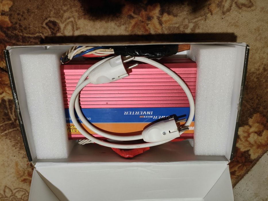 Інвертор powerone Plus 4000watt. 24/220. Перетворювач напруги