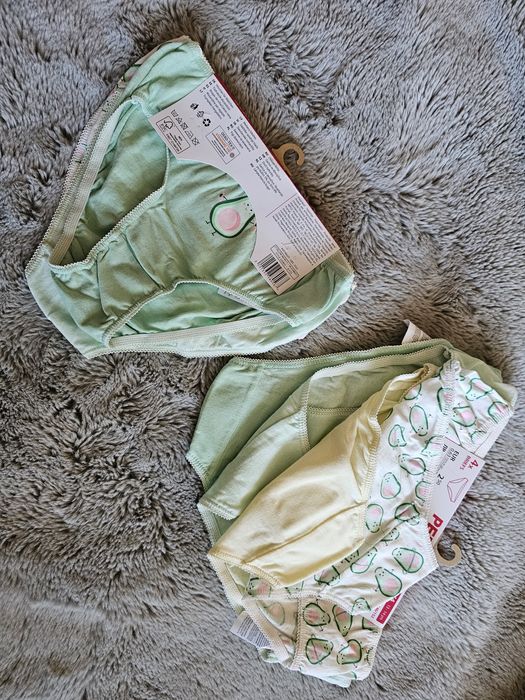 Трусики на дівчинку нові