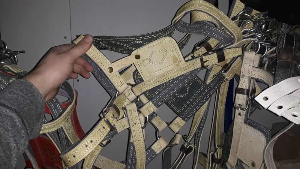 Шкіряна вуздечка на коня кантарка кантар недоуздок капейстра наголовни