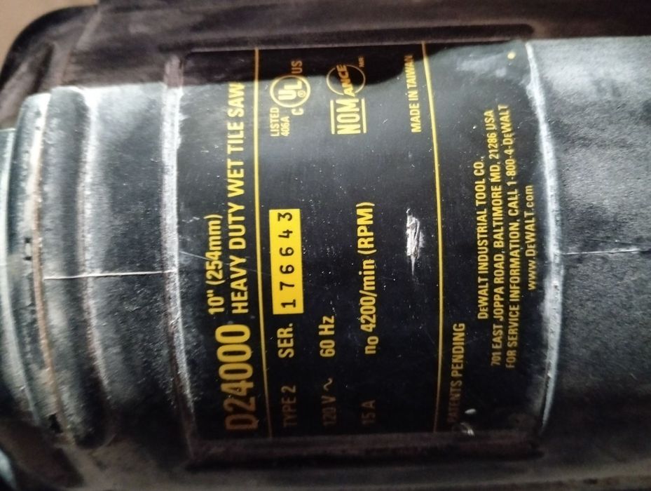 Плиткоріз Dewalt