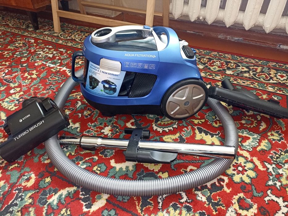 Пилосос з аквафільтром Vitek VT 1886В 1800вт