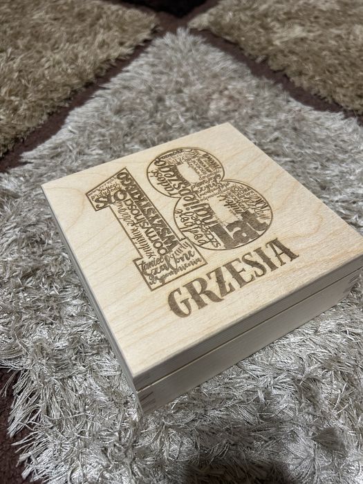Pudełko na pieniądze na 18 stke