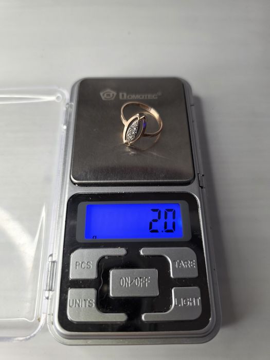 Золотое кольцо с бриллиантами ссср