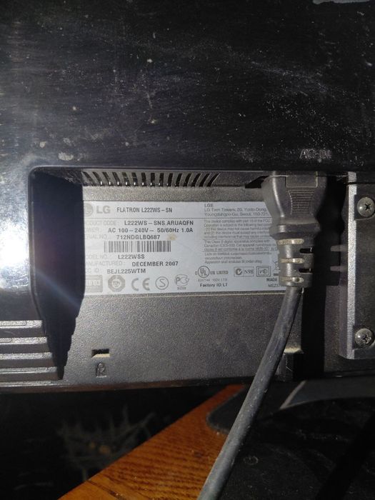 Монитор LG Flatron, модель W2042T.