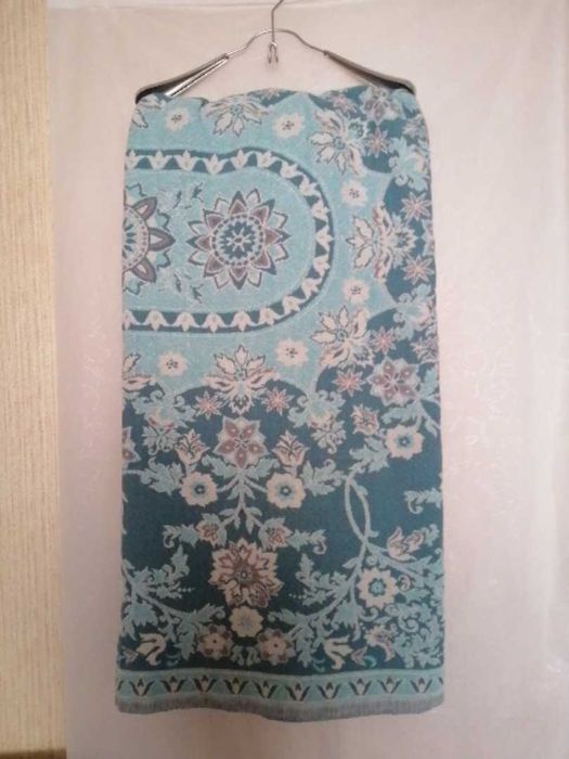 Покрывало двухцветное.