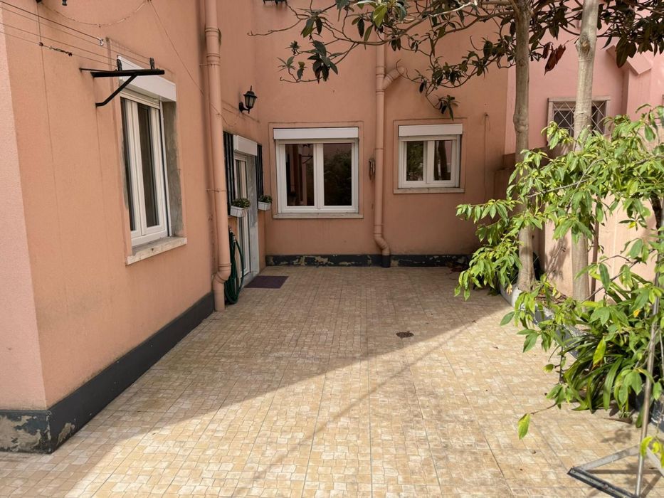Apartamento T3 para arrendamento em Entrecampos, Lisboa