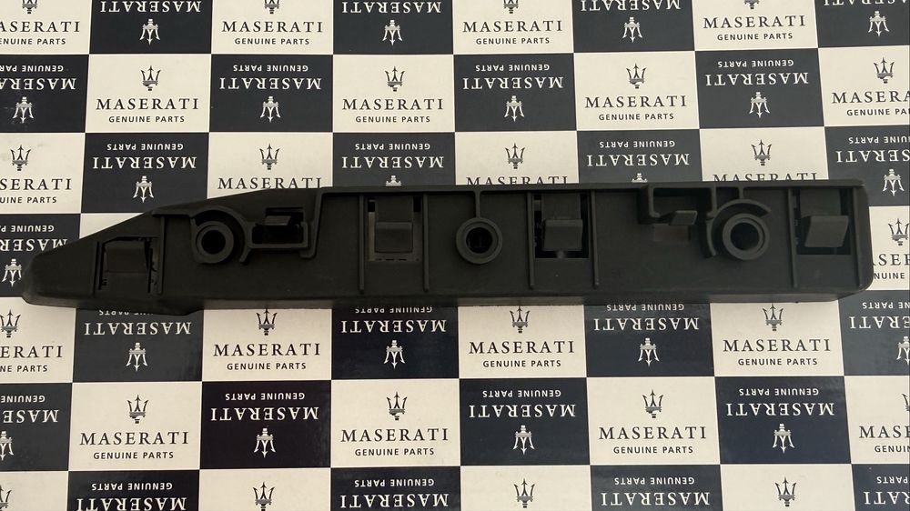 Ślizg zderzaka Maserati Ghibli przedni dolny Lewy