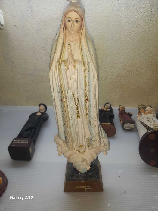 Várias figuras religiosas e outros artigos