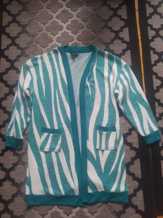 Sweter długi kardigan jak nowy z kieszeniami biało zielony print